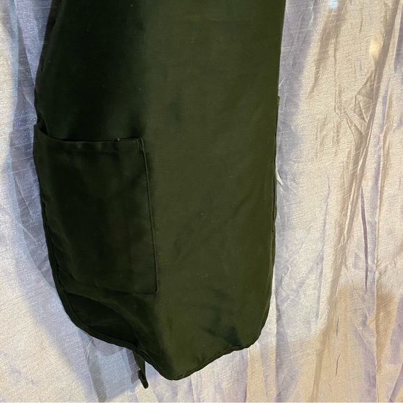 The Ultimate Collection Wine apron, adjustable at neck, 2 pockets. GUC - Picture 3 of 7